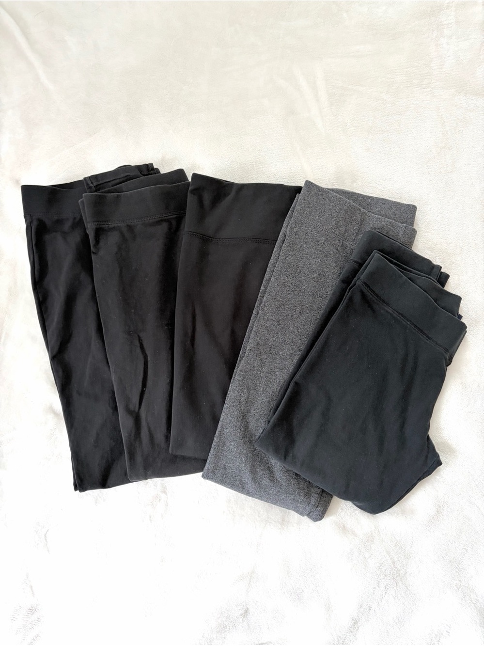 👗 BUNDLE of 5 Leggings Size M